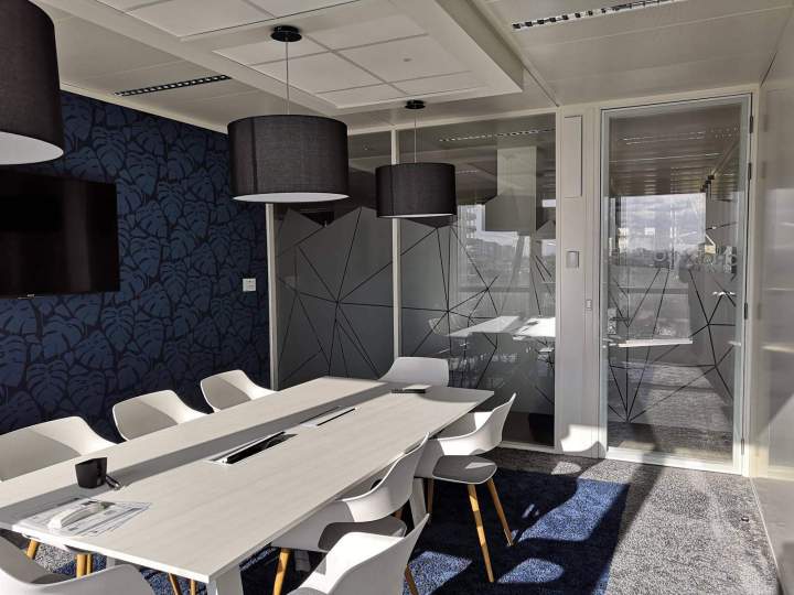 Vitrophanie personnalisée bureau Rhône-Alpes